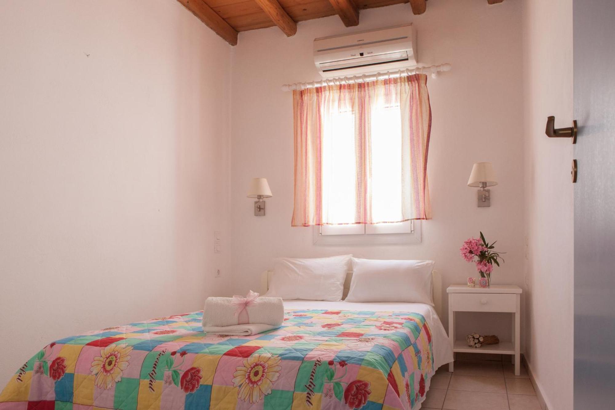 Ergina Summer Resort Antiparos Città Camera foto